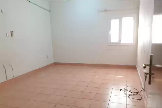 Residential Ready Property 2 Bedrooms U/F Apartment  for rent in Al Sadd , Doha #7253 - 1  image 
